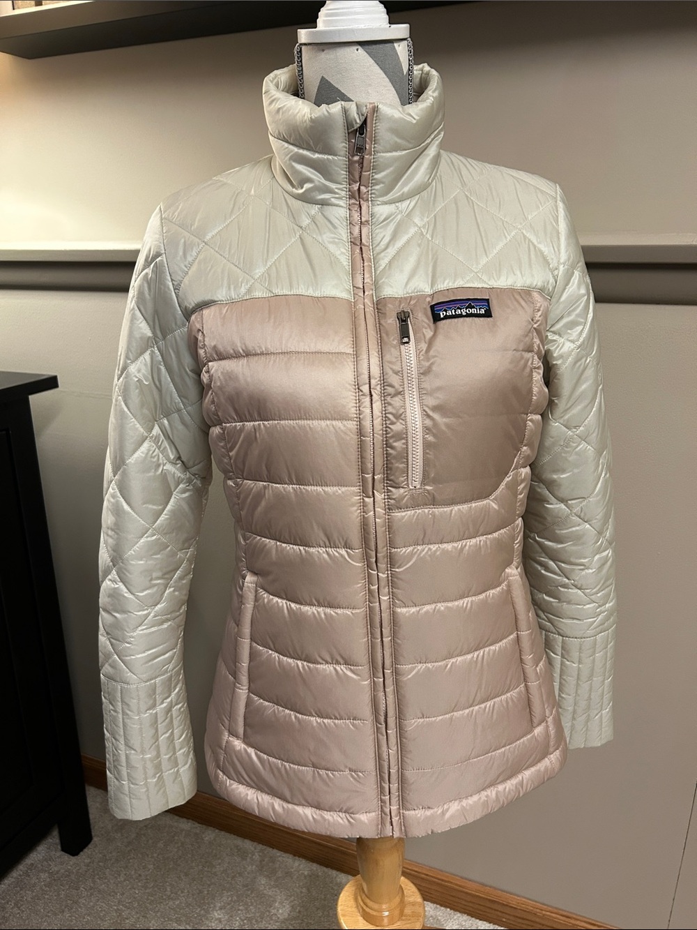 PATAGONIA Radalie Jacket, Size Small, Shroom Taupe, EXCELLENT CONDITION